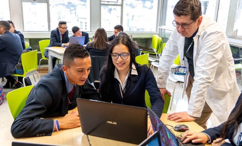 Lleg&oacute; una nueva oportunidad para miles de colombianos: f&oacute;rmese como tecn&oacute;logo con la 5.&ordf; convocatoria presencial y a distancia / sena