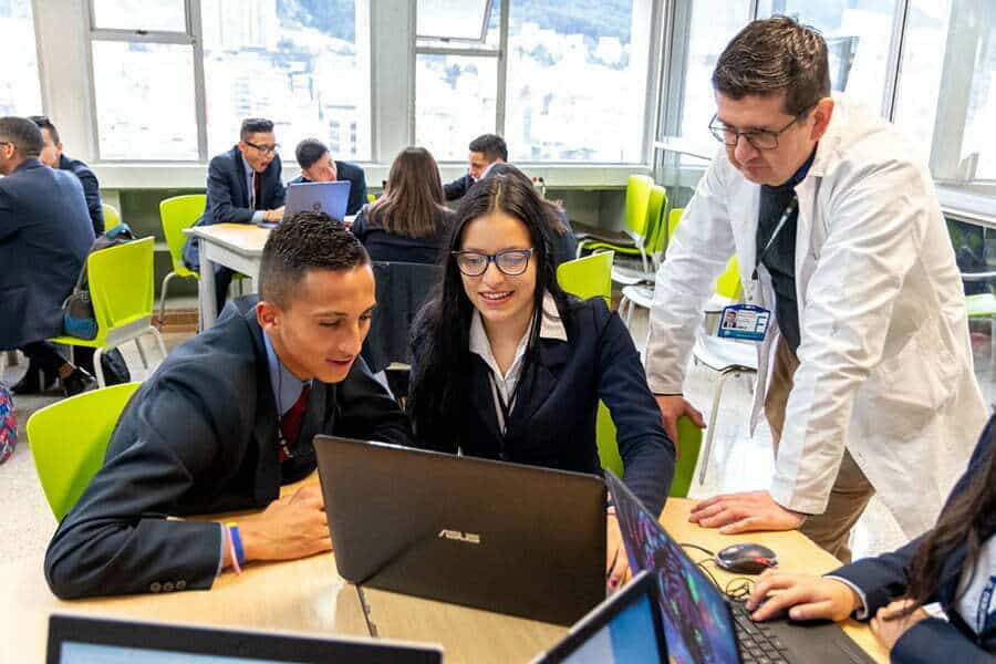 Lleg&oacute; una nueva oportunidad para miles de colombianos: f&oacute;rmese como tecn&oacute;logo con la 5.&ordf; convocatoria presencial y a distancia / sena