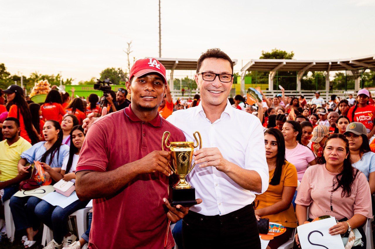 carlos caicedo renunci&oacute;