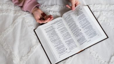 Este es el salmo de la Biblia que puedes leer antes de dormir para dejar tu vida en manos de Dios / memoria - vers&iacute;culo de la Biblia