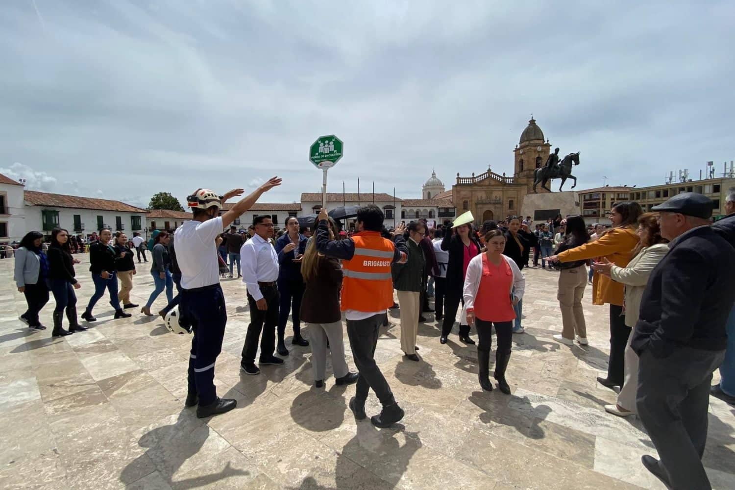 simulacro de evacuaci&oacute;n