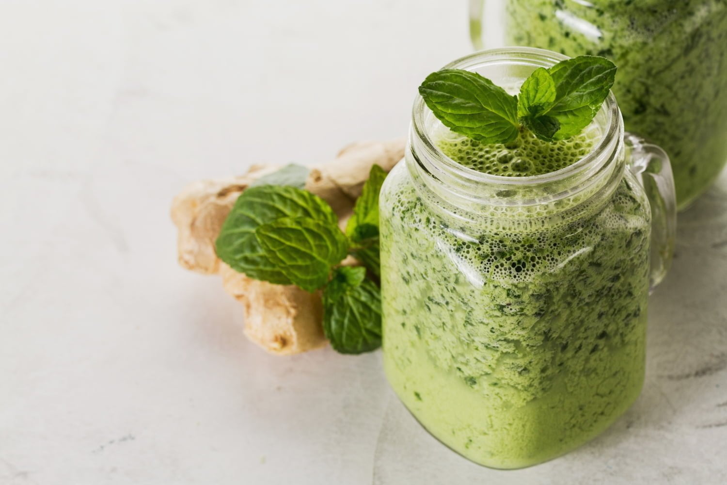 Así puede preparar un nutritivo batido verde para bajar de peso / desayuno