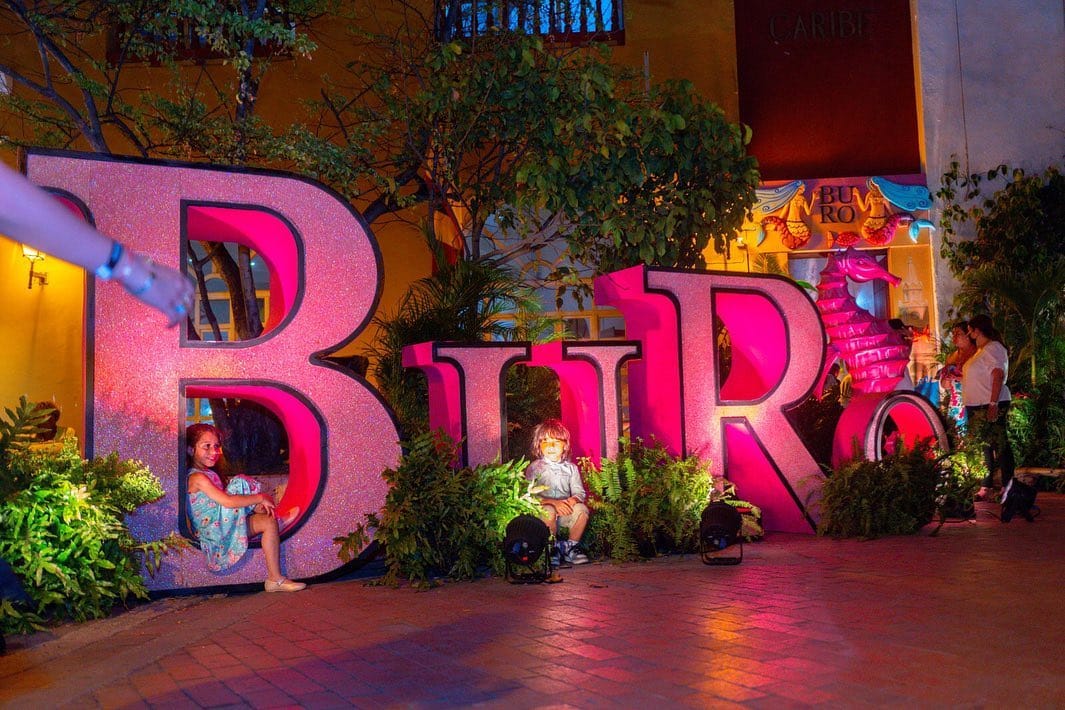 Nuevamente la feria Bur&oacute; est&aacute; en el 'ojo del hurac&aacute;n'