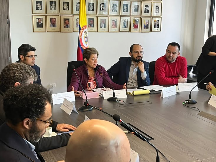 conversaciones del salario m&iacute;nimo