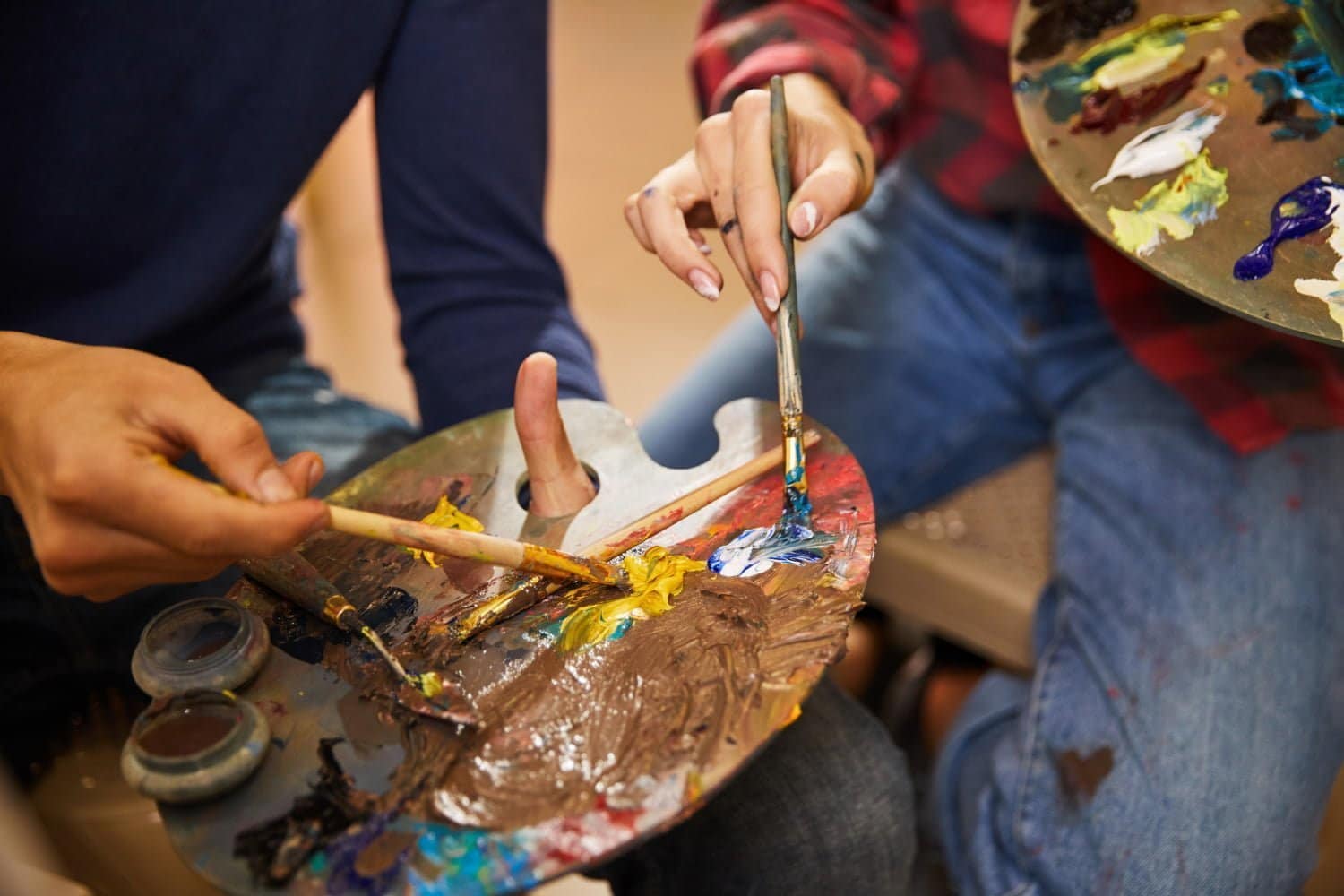 ¡Atención artistas plásticos! Abren convocatoria para oportunidad laboral; entregarán 56 millones de pesos