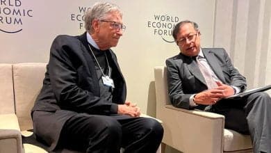 Gustavo Petro se reuni&oacute; con Bill Gates en Davos