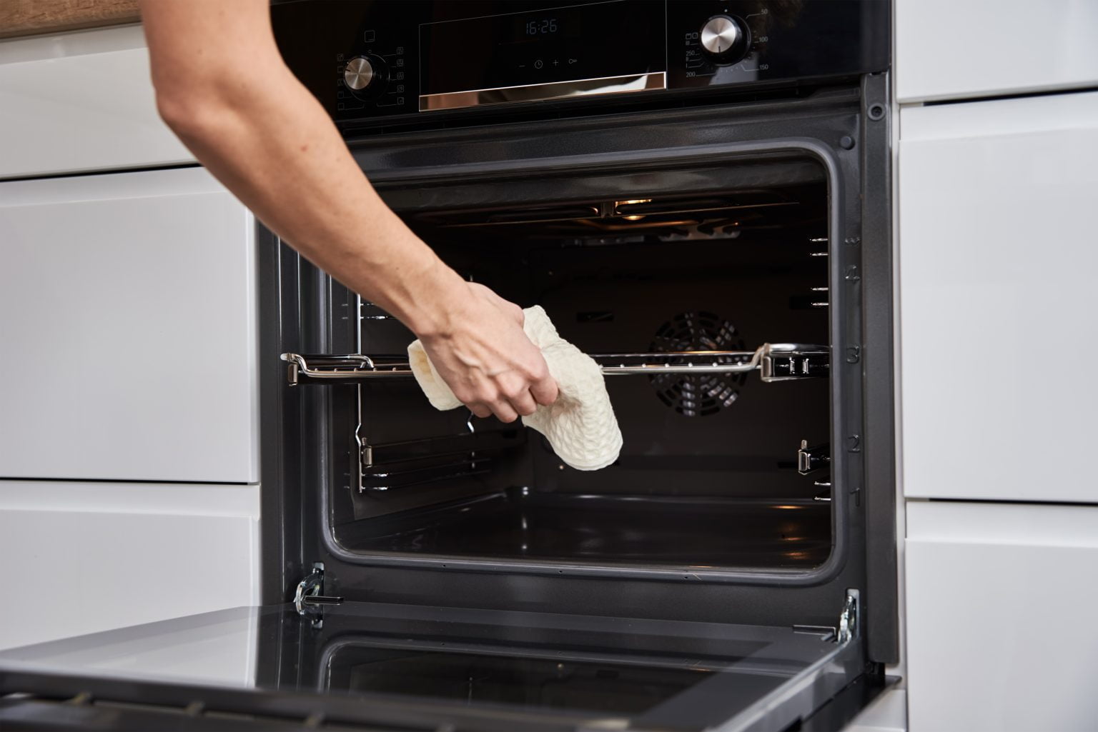 Ojo al dato: esta es la manera correcta de limpiar tu horno