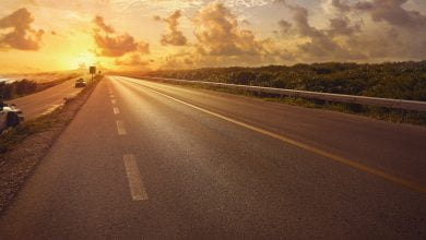 Esta es la carretera m&aacute;s larga del mundo / aeropuerto / l&iacute;neas que dividen los carriles