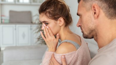 Se&ntilde;ales de que tu pareja tiene miedo al compromiso / volver con tu ex / h&aacute;bitos - relaciones sexuales / romantizar / s&iacute;ndrome de Rebeca