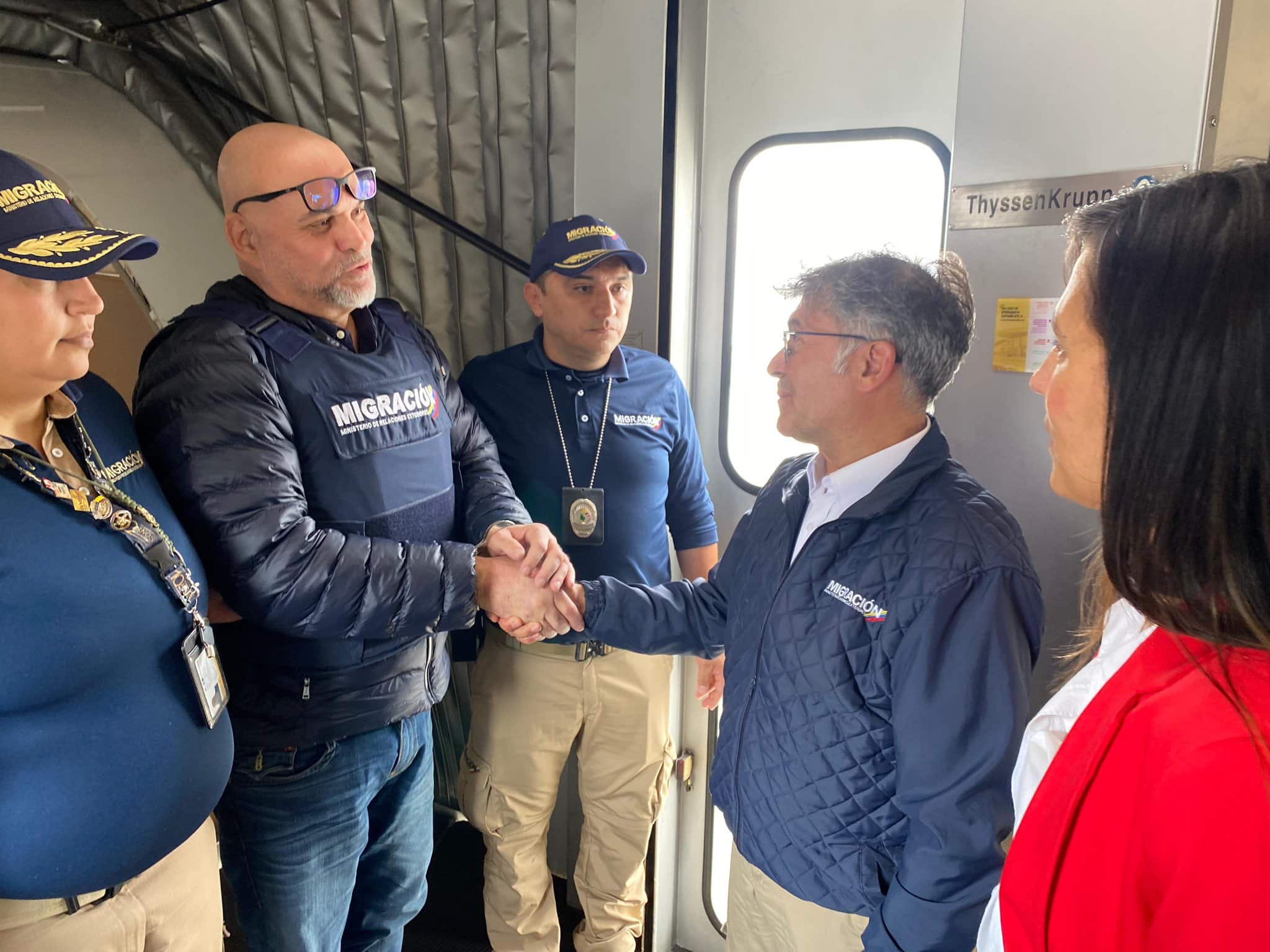 Sonriente: as&iacute; arrib&oacute; a Colombia Salvatore Mancuso