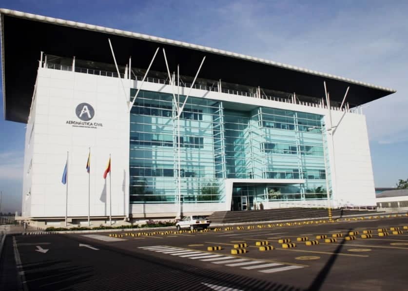 &iexcl;Empleo s&iacute; hay! As&iacute; puede aplicar a una de las vacantes laborales de la Aerocivil 