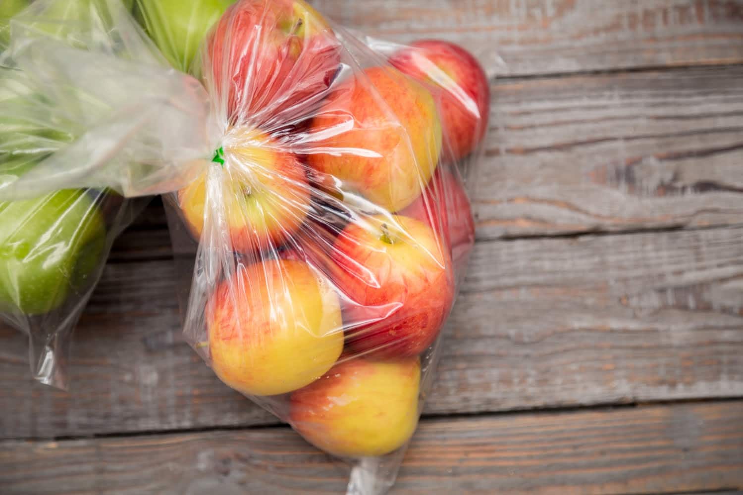 Por qu&eacute; no debe guardar las verduras en una bolsa en&nbsp;la&nbsp;nevera