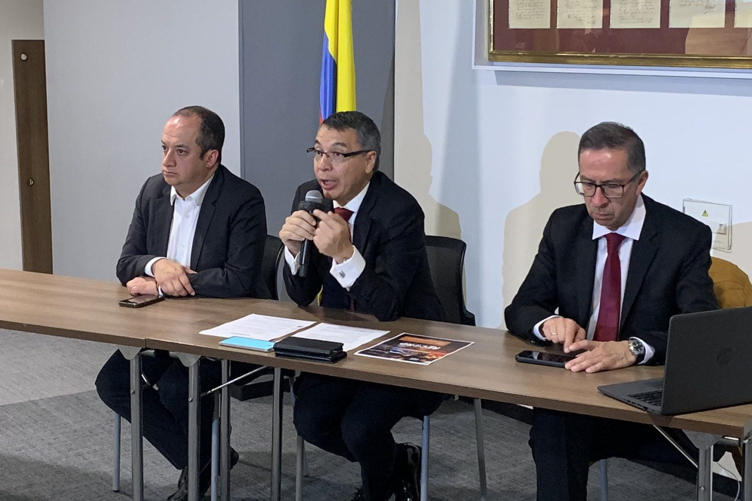 Record: As&iacute; puede denunciar un accidente o infracci&oacute;n de tr&aacute;nsito con nueva app de MinTransporte / ministro