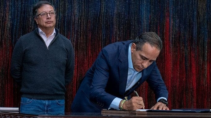 alexander l&oacute;pez maya