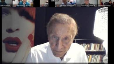 Rodolfo Hern&aacute;ndez rompe en llanto al revelar que tiene c&aacute;ncer terminal