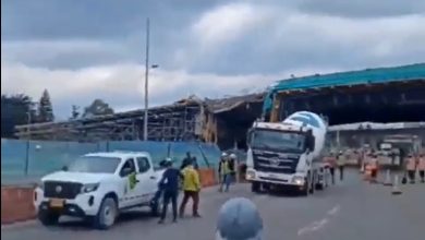 se cayó parte de la construcción de un puente en Bogotá