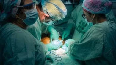 &iexcl;Hist&oacute;rico! En Colombia operaron la columna de un beb&eacute; sin sacarlo del &uacute;tero de la mam&aacute;