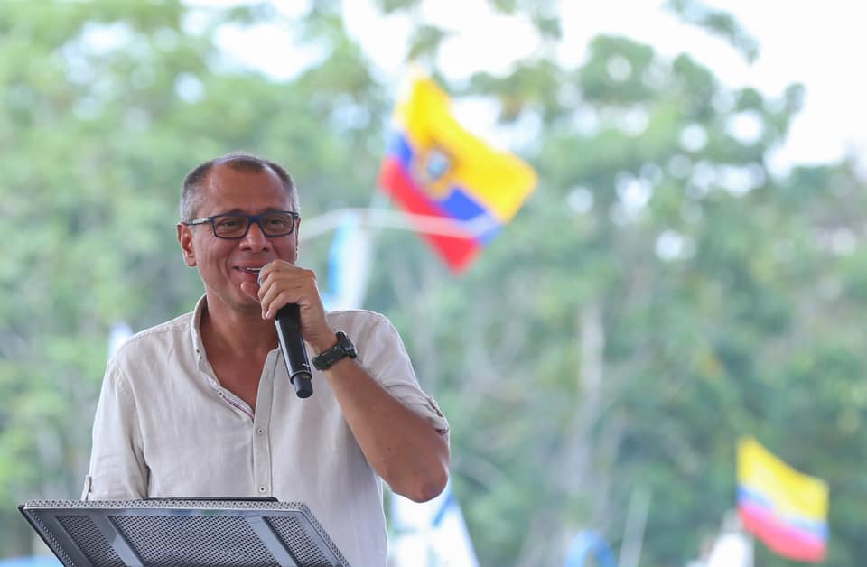 Exvicepresidente de Ecuador pide ayuda a Gustavo Petro