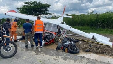 avioneta se accident&oacute; e impact&oacute; a un motociclista