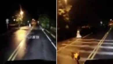 Conductor grab&oacute; un supuesto fantasma en una carretera de Antioquia
