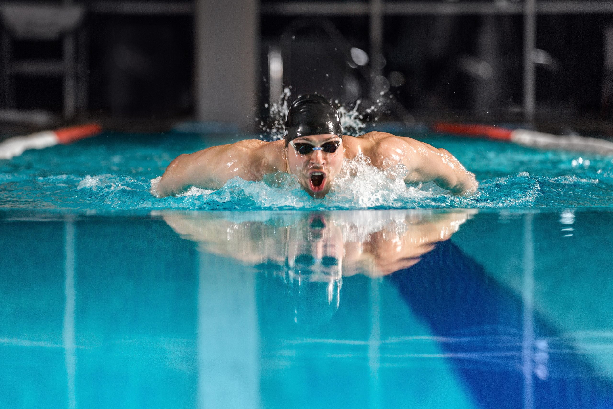Deportes que mejoran la vida sexual masculina natacion nadar 