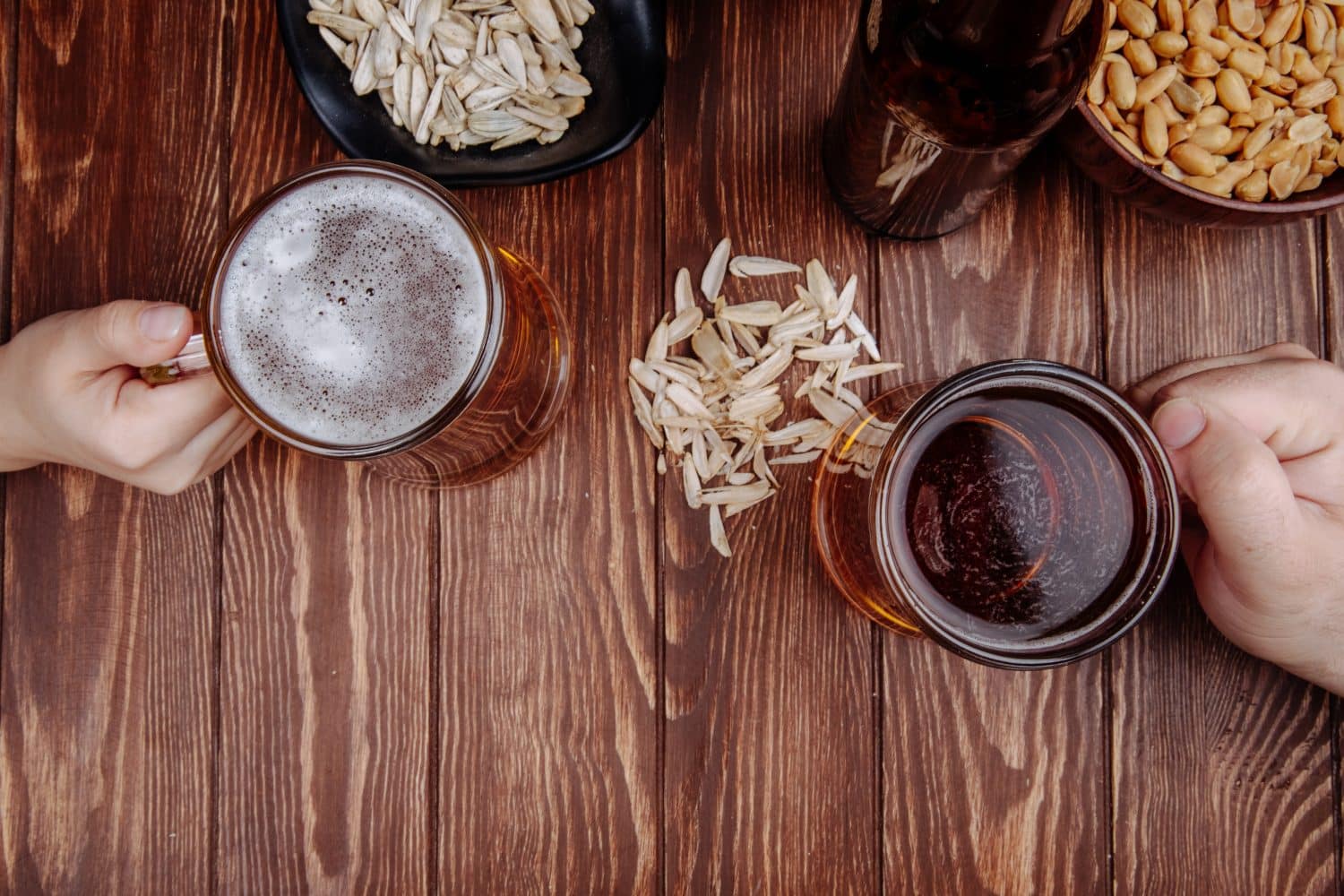 Vino vs cerveza: cu&aacute;l bebida es menos da&ntilde;ina para el organismo seg&uacute;n los expertos