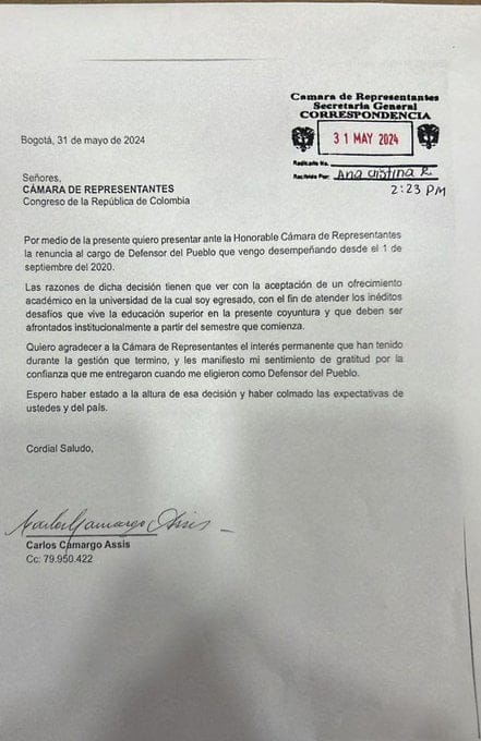Esta ser&iacute;a la raz&oacute;n por la que Carlos Camargo Assis, defensor del Pueblo, renunci&oacute; a su cargo