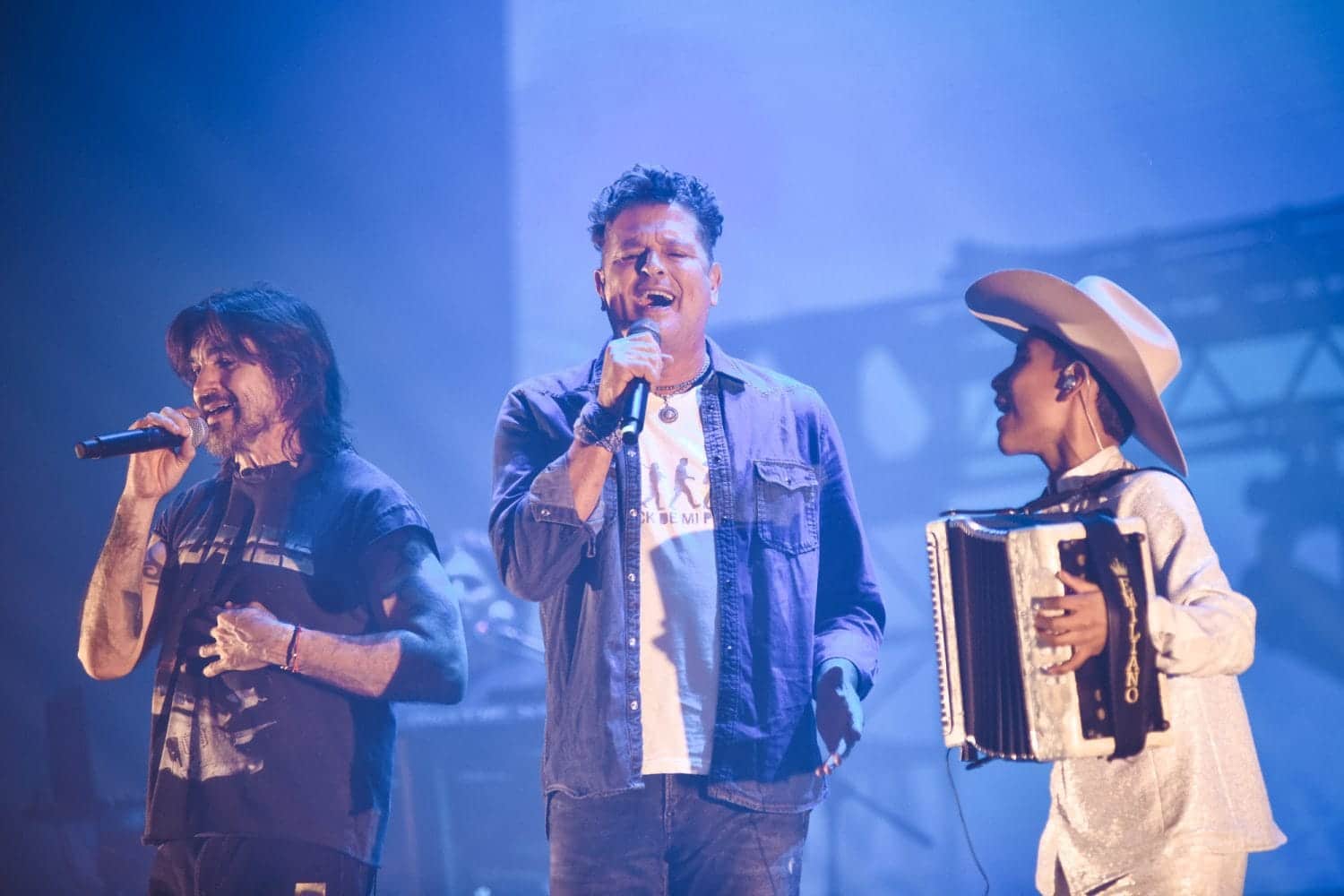 Juanes y Carlos Vives rindieron homenaje a Omar Geles en Bogot&aacute;