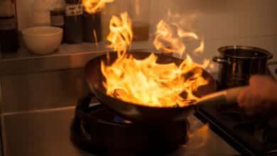 Las mejores t&eacute;cnicas para apagar un incendio de aceite de cocina de manera segura