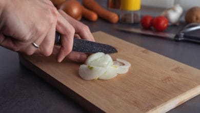 Por qu&eacute; lloramos al cortar cebollas y c&oacute;mo evitarlo