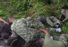 Video: Militares rescatan a ciclista que cayó a un abismo