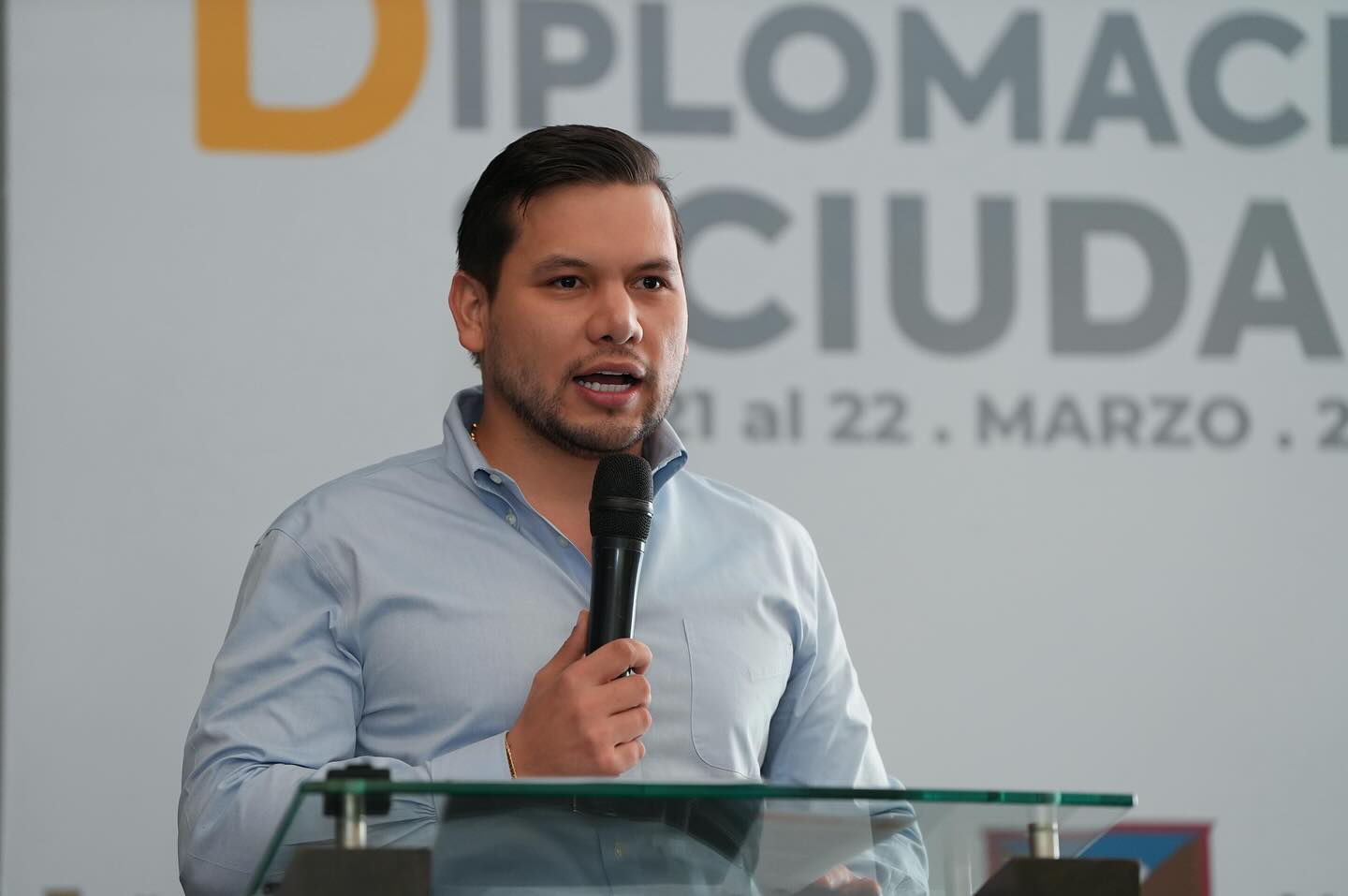 Revelan los chat que podrían 'hundir' más al presidente de la Cámara de Representantes