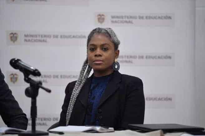 ministra de educaci&oacute;n