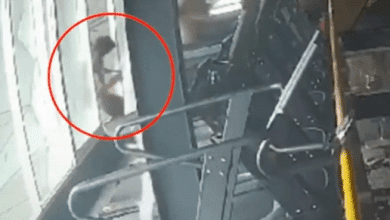 mujer cae ventana gimnasio