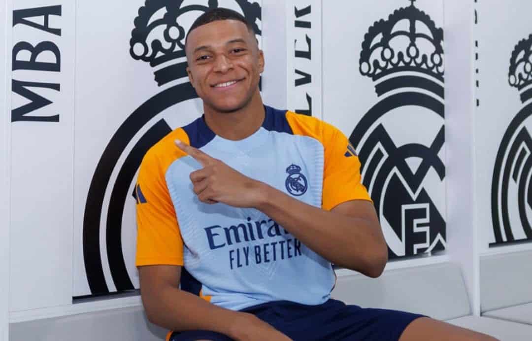 Mbapp&eacute; fue presentado oficialmente en el Real Madrid: evoc&oacute; el mismo gesto de CR7