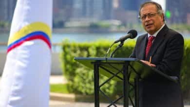 Petro felicit&oacute; a "la patria" y a "la matria" y gener&oacute; cr&iacute;ticas