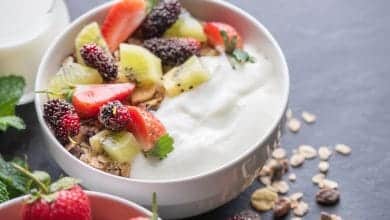 Los incre&iacute;bles beneficios de a&ntilde;adir yogur a tu desayuno para una vida saludable