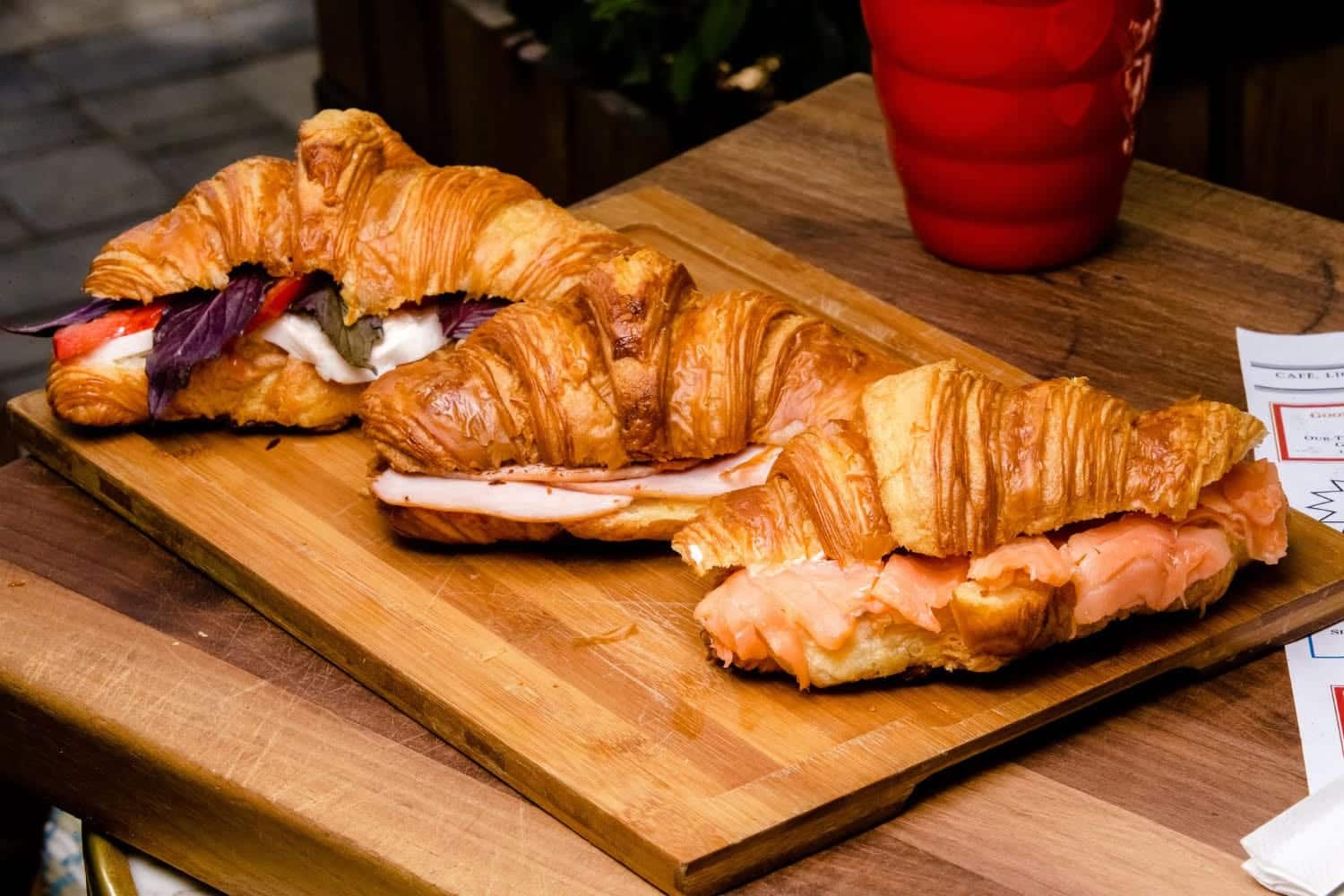 Alimentos que debe evitar en el desayuno si quiere mantenerse feliz durante el d&iacute;a