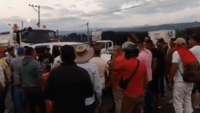 Paro camionero termin&oacute; en golpiza con ind&iacute;genas: todo qued&oacute; en video