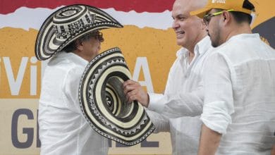 El hist&oacute;rico encuentro de Petro y Mancuso en Monter&iacute;a