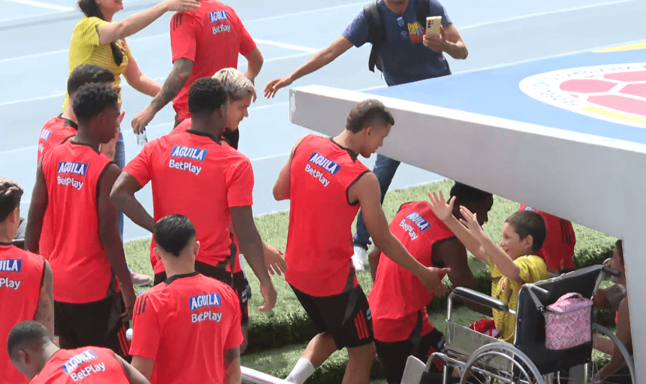 selecci&oacute;n colombia ni&ntilde;o en silla de ruedas