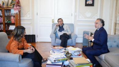 La pol&eacute;mica foto de Petro, Benedetti y Laura Sarabia