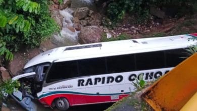 Tres fallecidos y 20 heridos dej&oacute; choque de bus en la v&iacute;a Bogot&aacute; &ndash; Medell&iacute;n