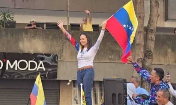 Reapareci&oacute; Mar&iacute;a Corina Machado en la concentraci&oacute;n de Caracas