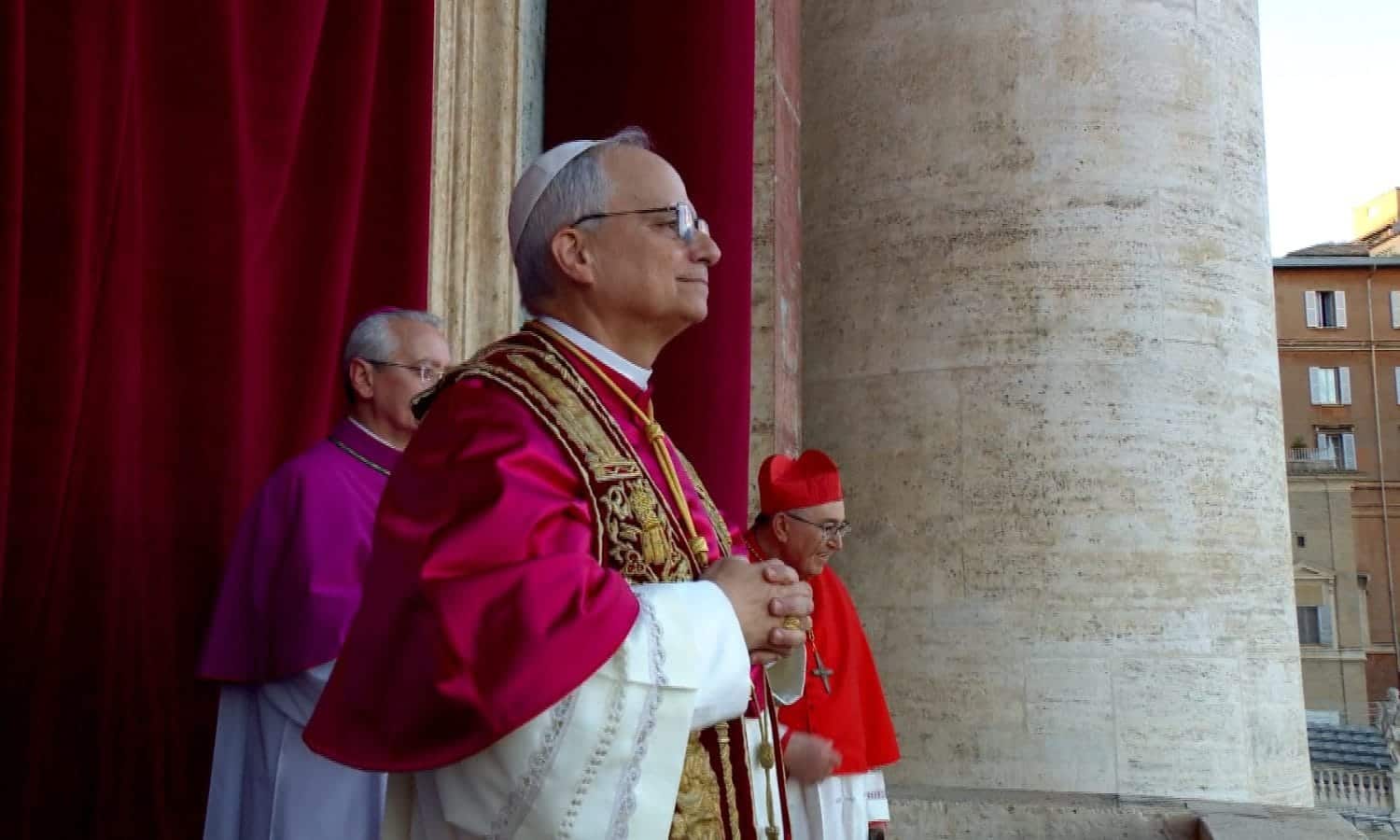 Un llamado a la paz, el primer discurso del papa Le&oacute;n XIV