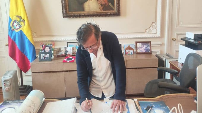 Petro ya firmó decreto de Consulta Popular