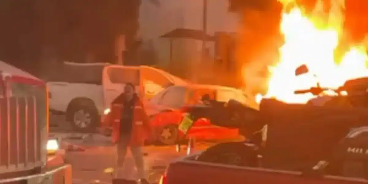 Explosi&oacute;n y caos en peaje de Cundinamarca: tractomula fuera de control deja v&iacute;ctimas y heridos