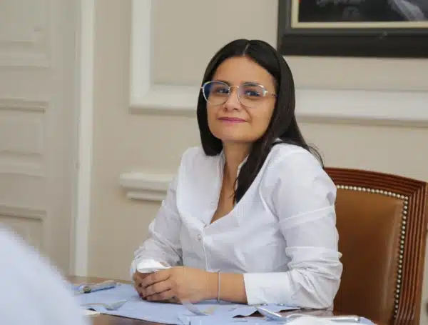 Denuncias de presi&oacute;n, amenazas y supuestos v&iacute;nculos con el ELN agitan nuevamente pol&eacute;mica en el Gobierno