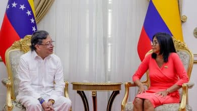 Petro se re&uacute;ne con Delcy Rodr&iacute;guez en Caracas y sacude el tablero pol&iacute;tico regional