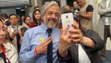 Decisi&oacute;n judicial revive posibilidad de &ldquo;muerte pol&iacute;tica&rdquo; para Juan Daniel Oviedo en plena carrera electoral